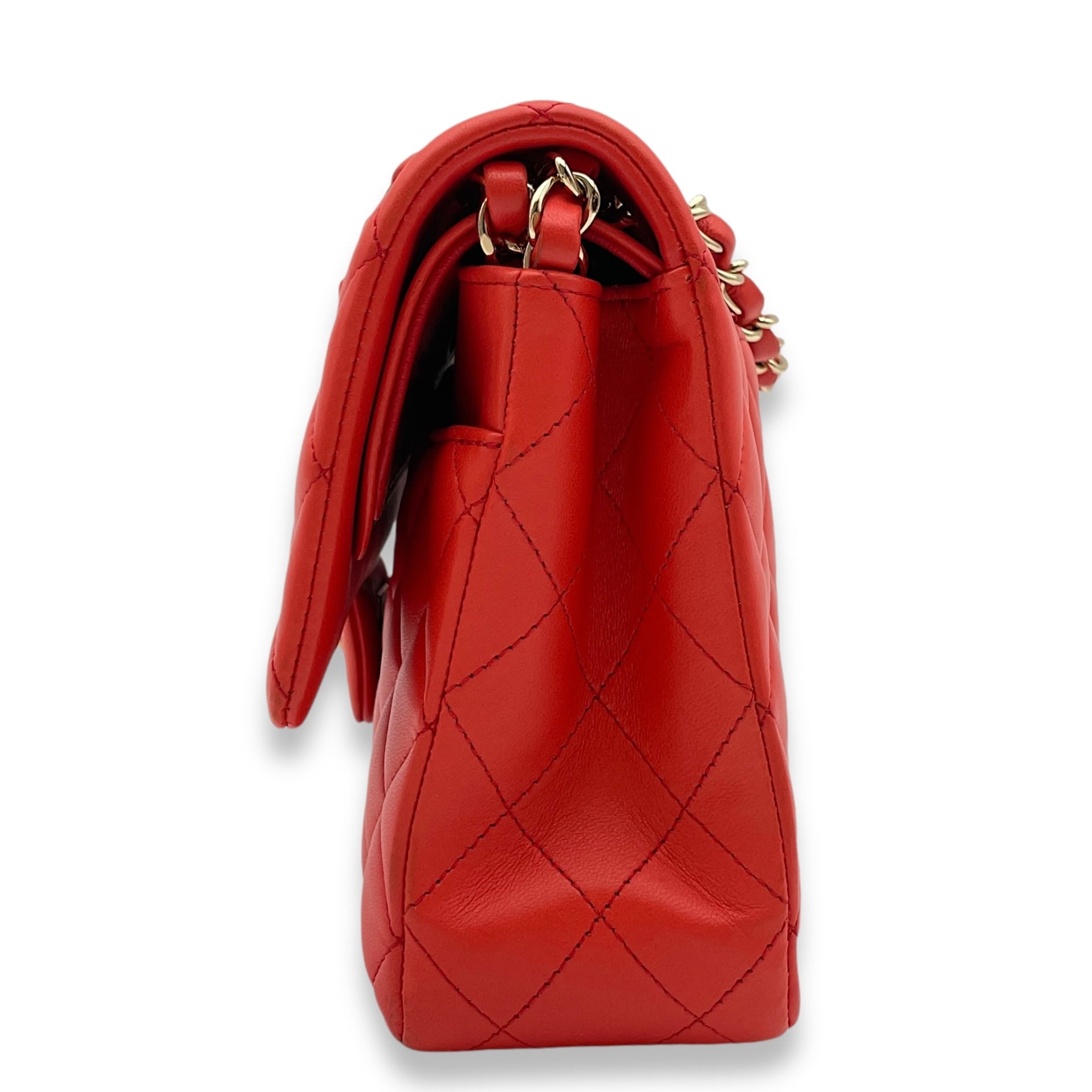 Classic Double Flap Red Shoulder Bag in Lambskin, Gold hardware