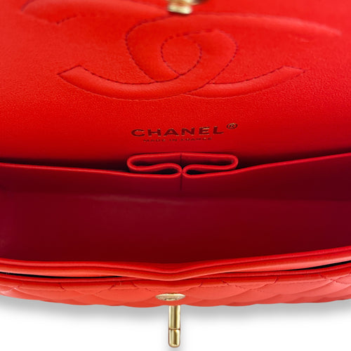 Classic Double Flap Red Shoulder Bag in Lambskin, Gold hardware