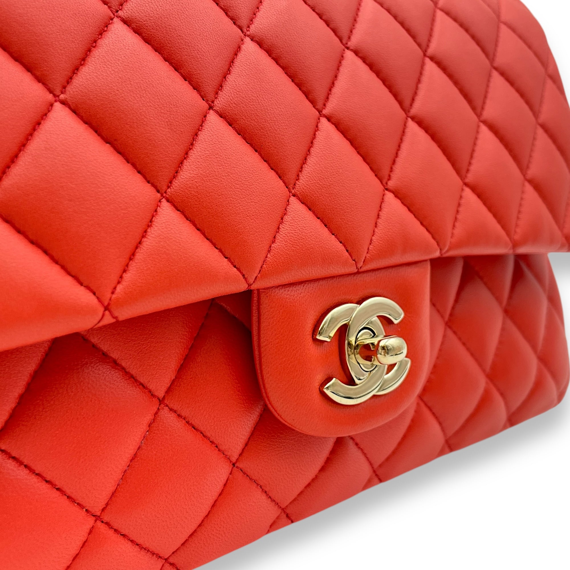 Classic Double Flap Red Shoulder Bag in Lambskin, Gold hardware