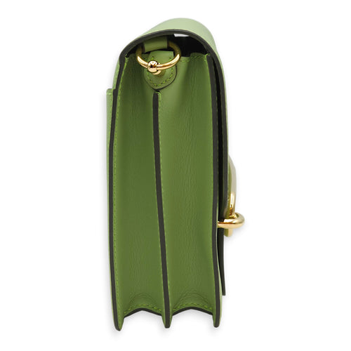 Roulis 23 Vert Criquet in Evercolor, Permabrass hardware