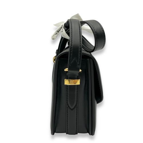 Pont 9 Black Shoulder Bag in Calfskin, Gold hardware