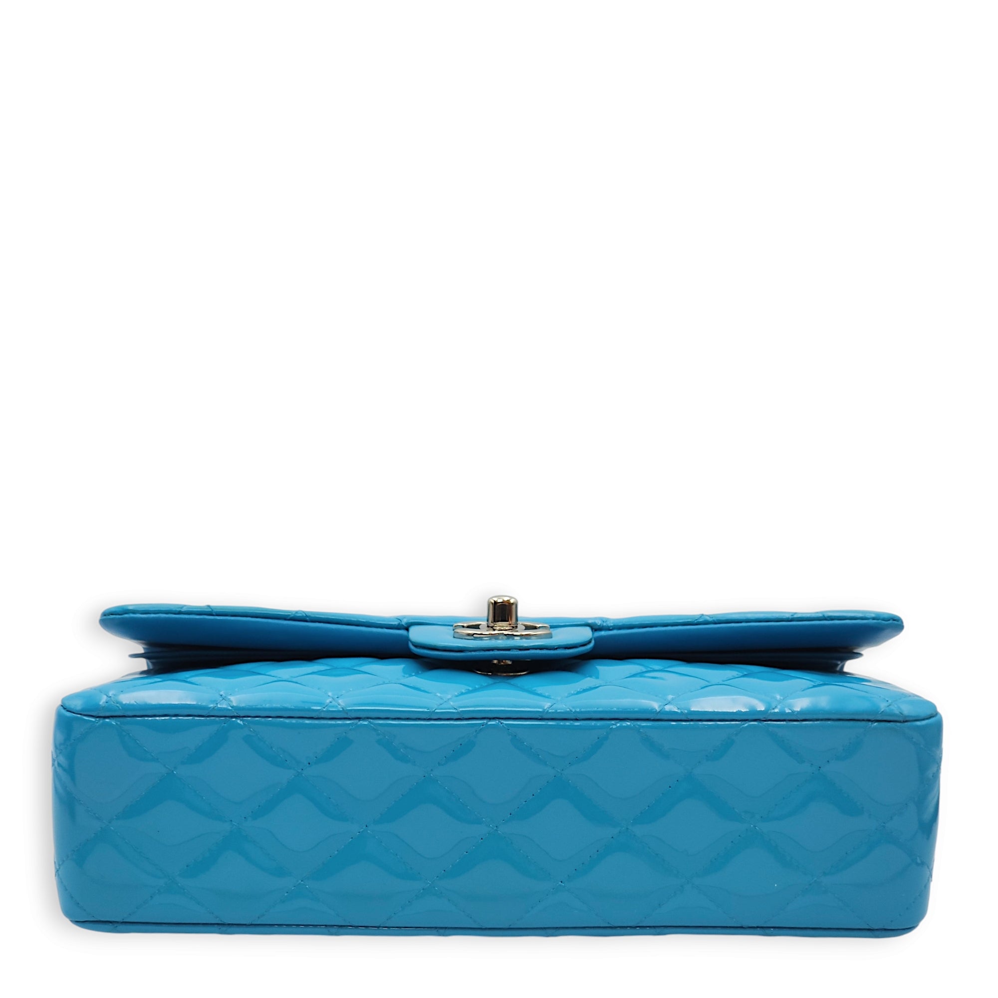 Classic Double Flap Medium Blue Shoulder Bag in Patent Leather, Palladium hardware