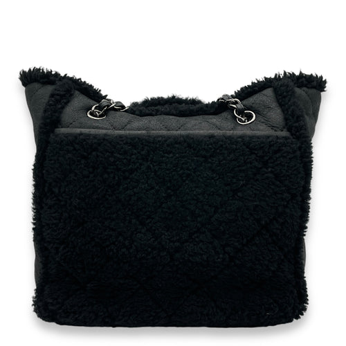 Cozy CC Shopping Black Tote Bag in Shearling/Lambskin, Palladium hardware