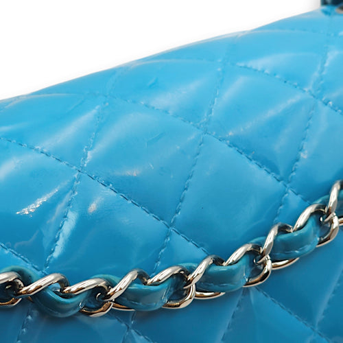 Classic Double Flap Medium Blue Shoulder Bag in Patent Leather, Palladium hardware