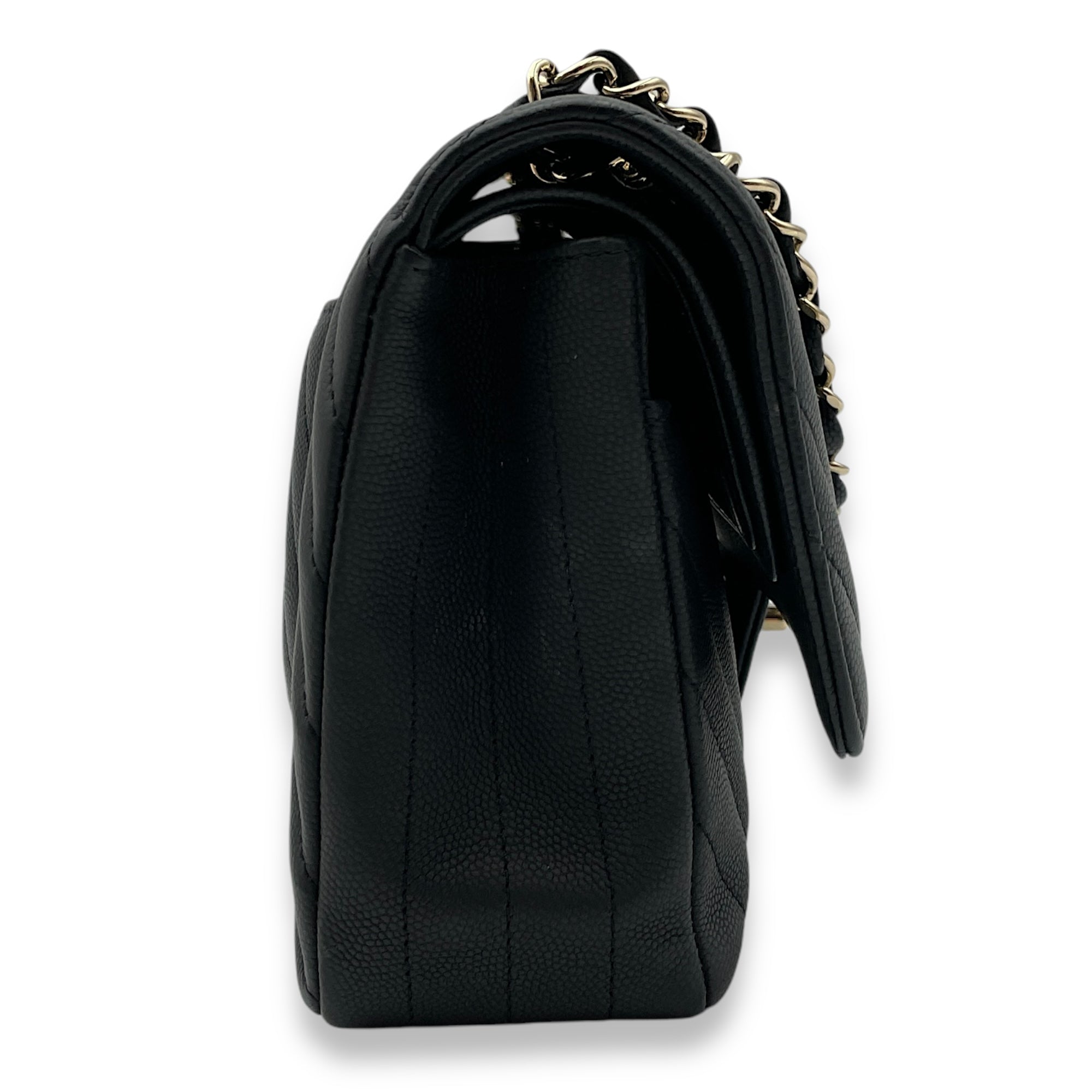 Chevron Classic Double Flap Medium Black Shoulder Bag in Caviar, Gold hardware