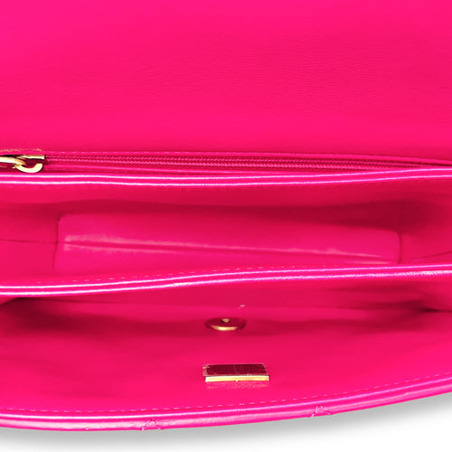 On and On Flap Pink Shoulder Bag in Lambskin, Gold hardware