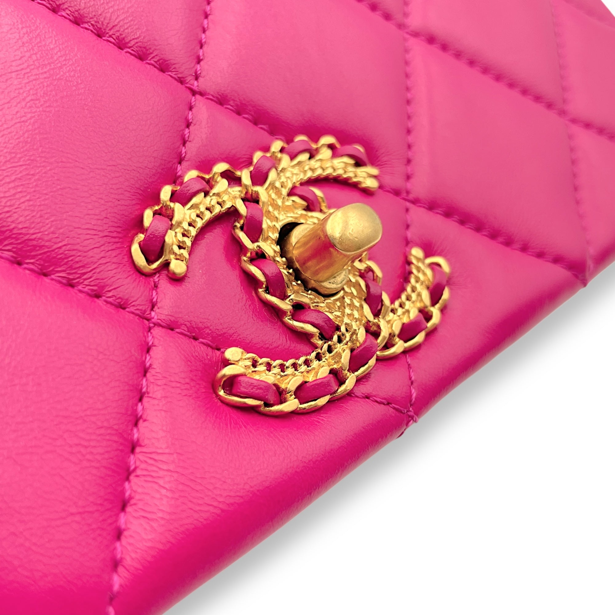 On and On Flap Pink Shoulder Bag in Lambskin, Gold hardware