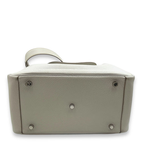 Lindy 30 Gris Perle in Clemence, Palladium hardware