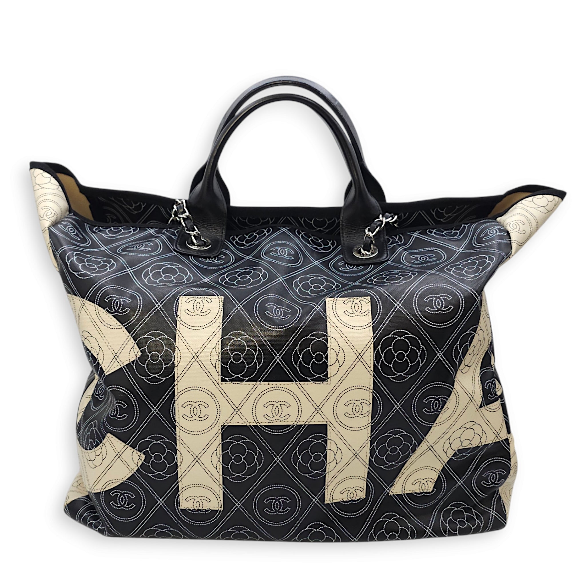 Camellia Logo Printed Deauville Black & cream Tote Bag in Coated Canvas, Silver hardware