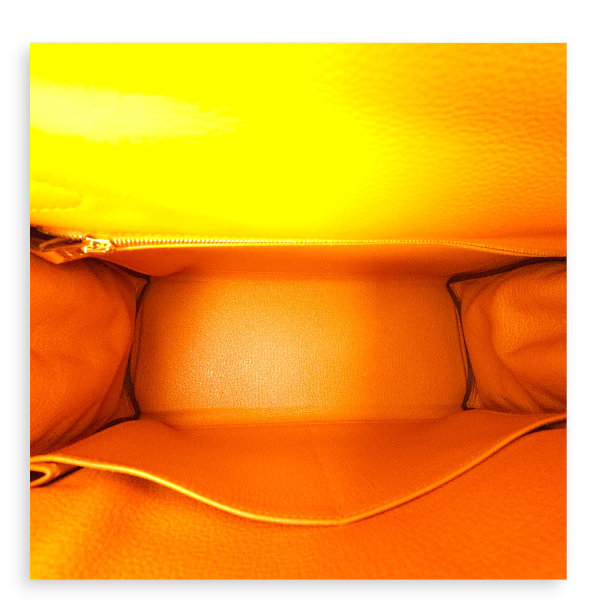 Kelly 28 Orange in Evercolor, Gold hardware