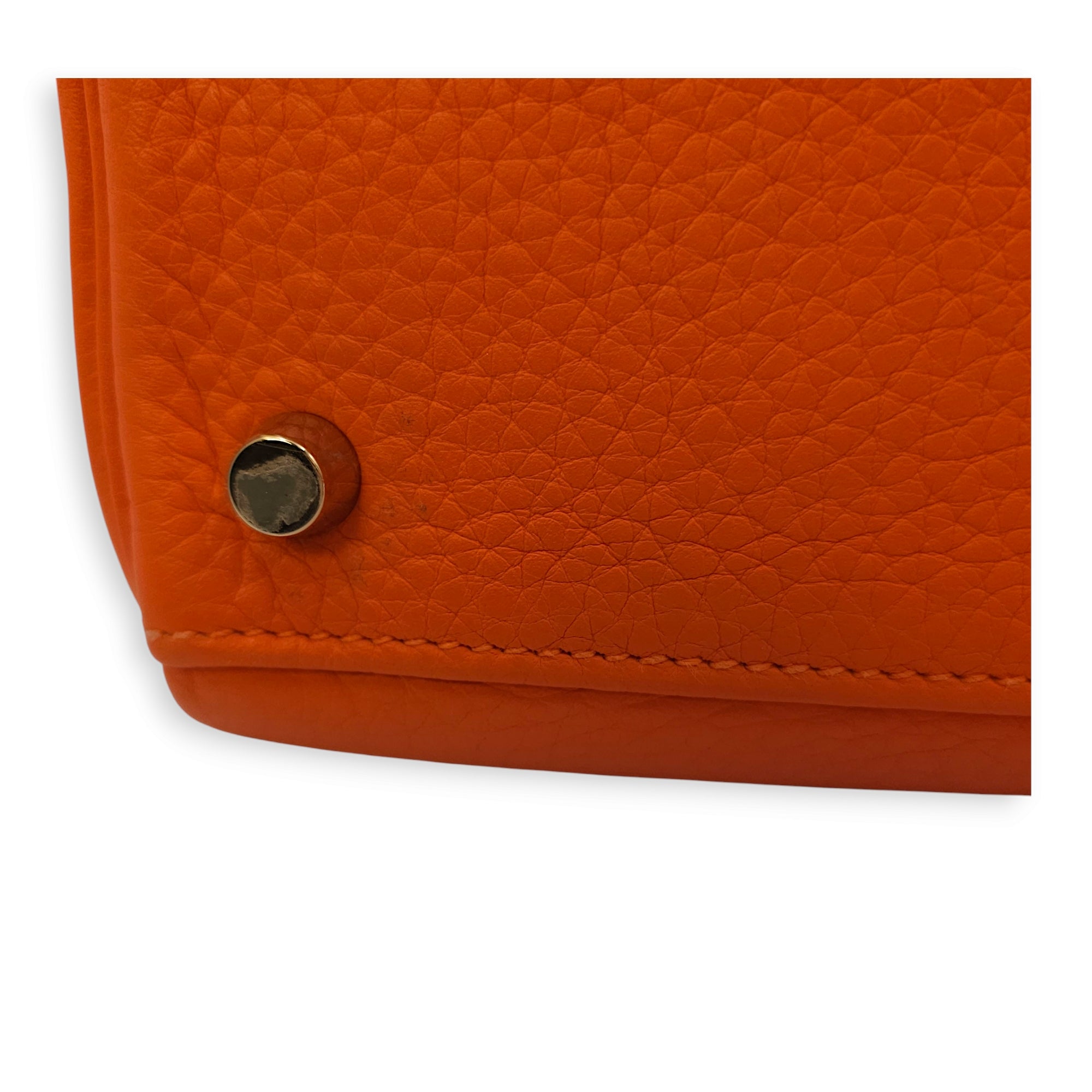 Kelly 28 Orange in Clemence, Gold hardware