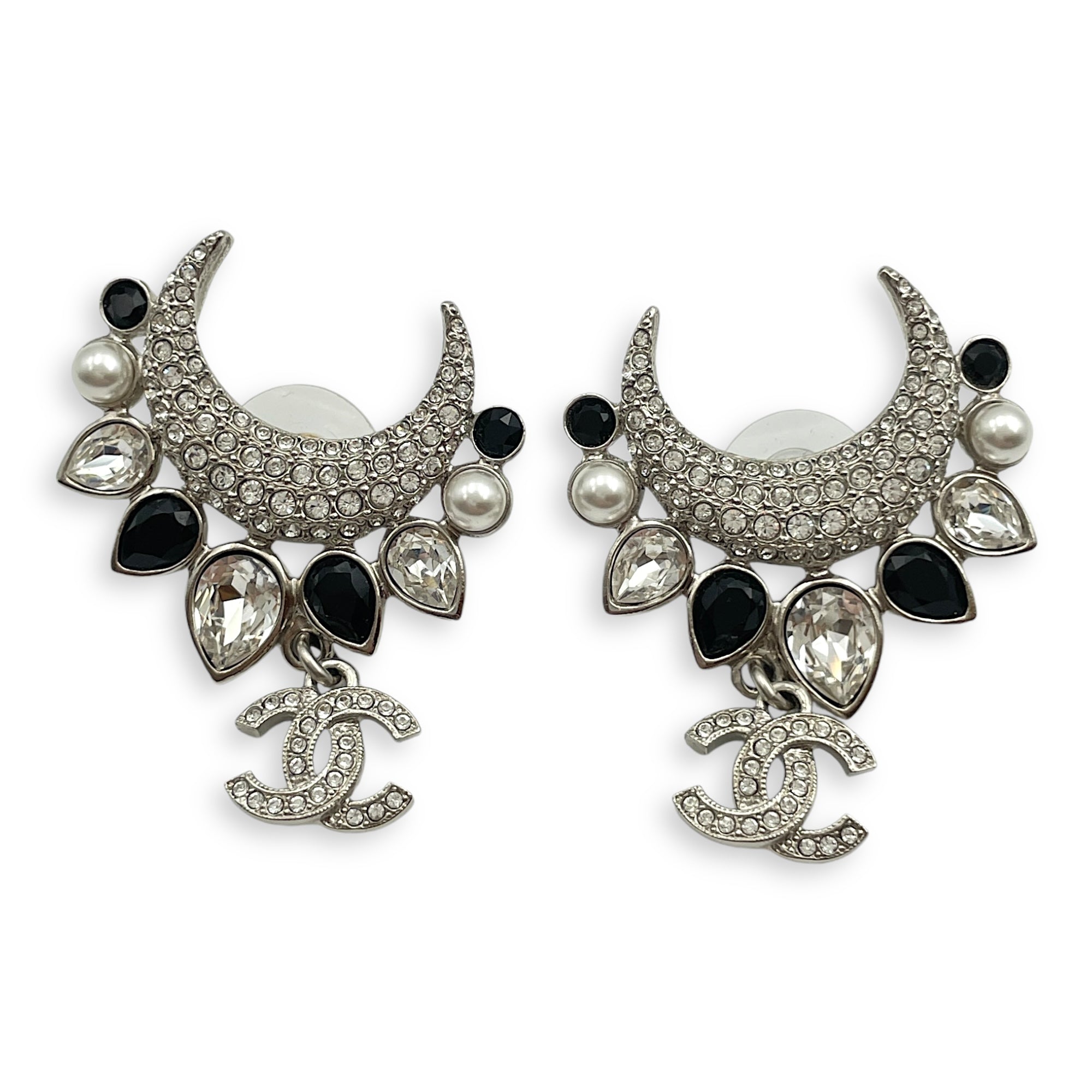 22C CC Crescent Moon Earrings Costume Jewellery in White, Black