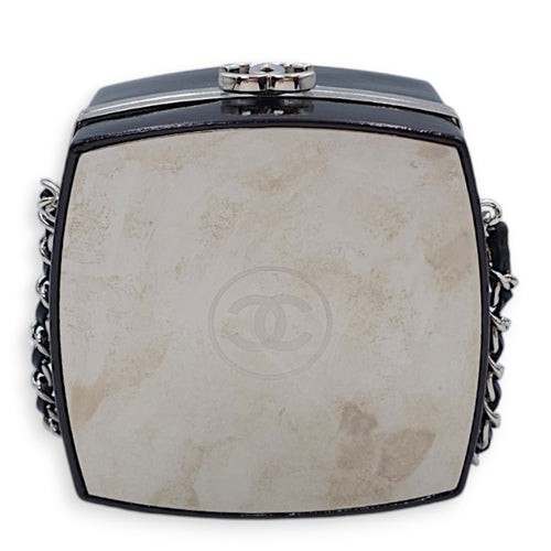 Powder Case Minaudiere L10.5xH10.5xD5.5 Black Minaudiere in Shiny calf, Silver hardware