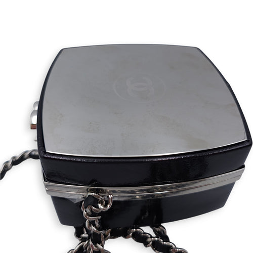 Powder Case Minaudiere L10.5xH10.5xD5.5 Black Minaudiere in Shiny calf, Silver hardware