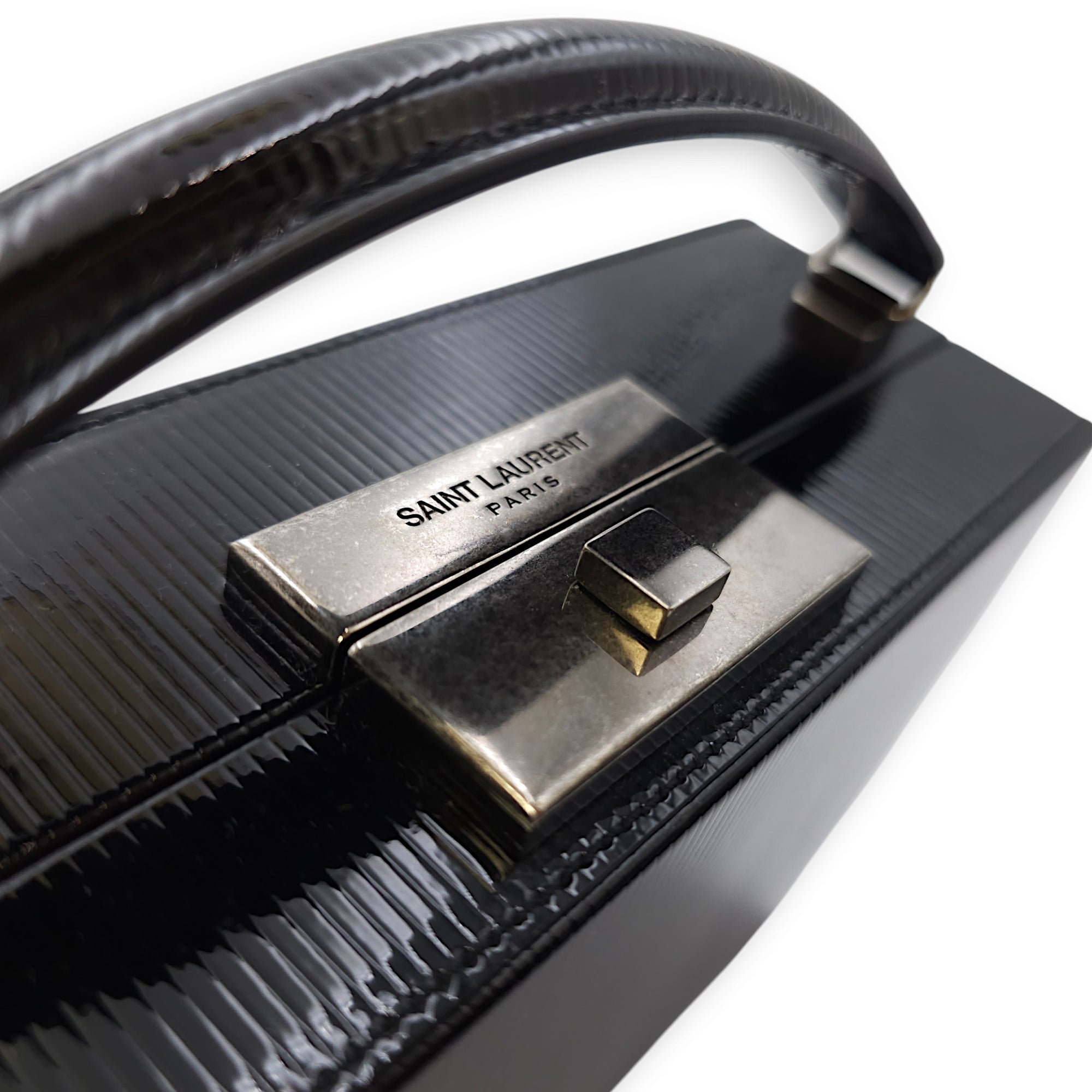 Striped Pattern 19x13x6.5cm Black Vanity Bag in Patent Leather, Ruthenium-finish Brass hardware