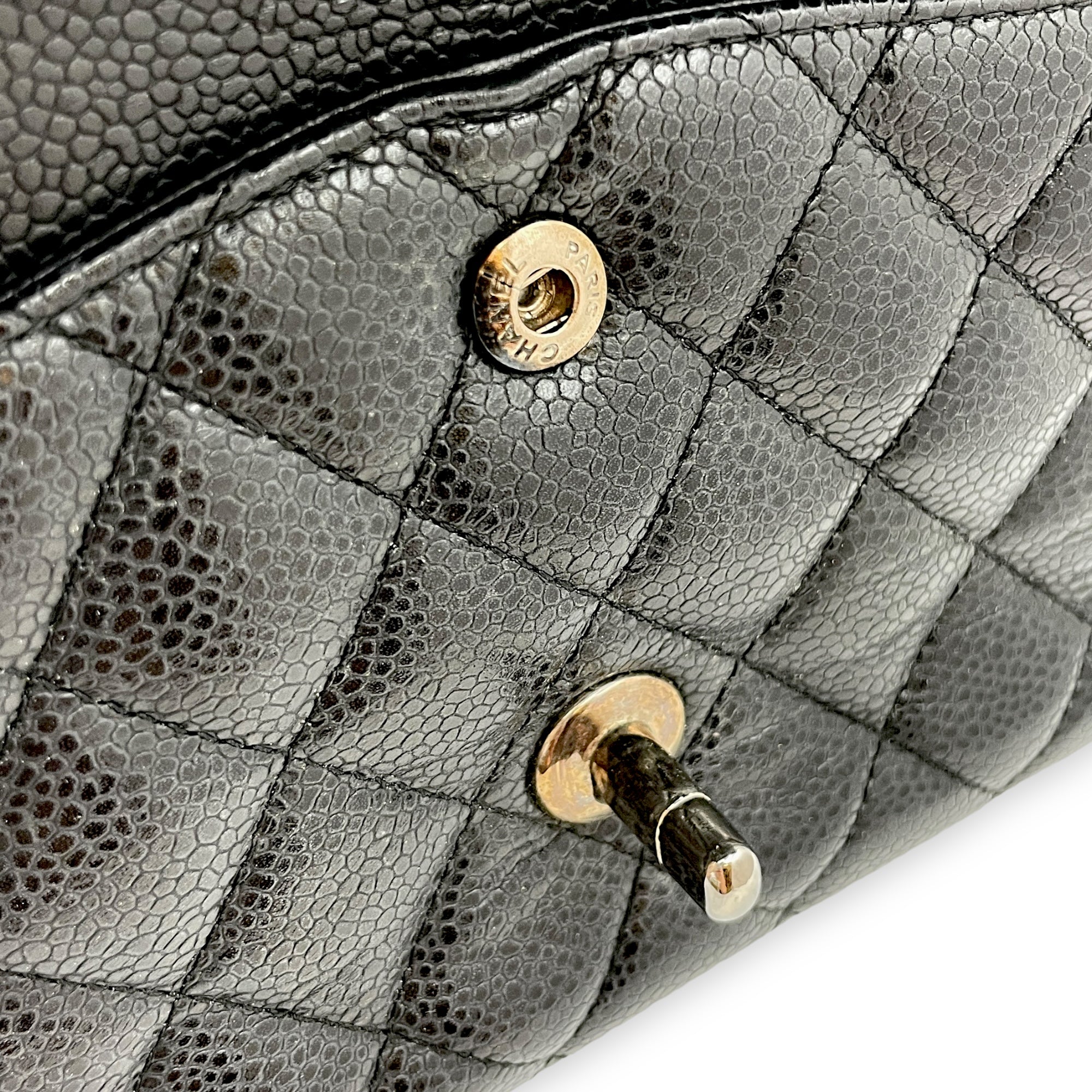 Classic Double Flap Medium Black Shoulder Bag in Caviar Leather, Silver hardware