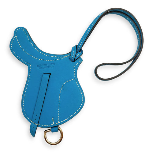 Saddle Charm Hydra Bag Accessory in Swift