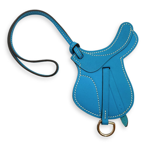 Saddle Charm Hydra Bag Accessory in Swift