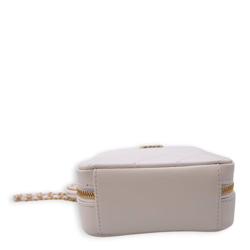 Quilted Camera Case with Round Handle 13x16x5.5cm White Shoulder Bag in Calfskin, Gold hardware