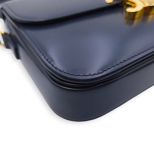 Triomphe Classic Flap 22x15x6cm Blue Shoulder Bag in Calfskin, Gold hardware