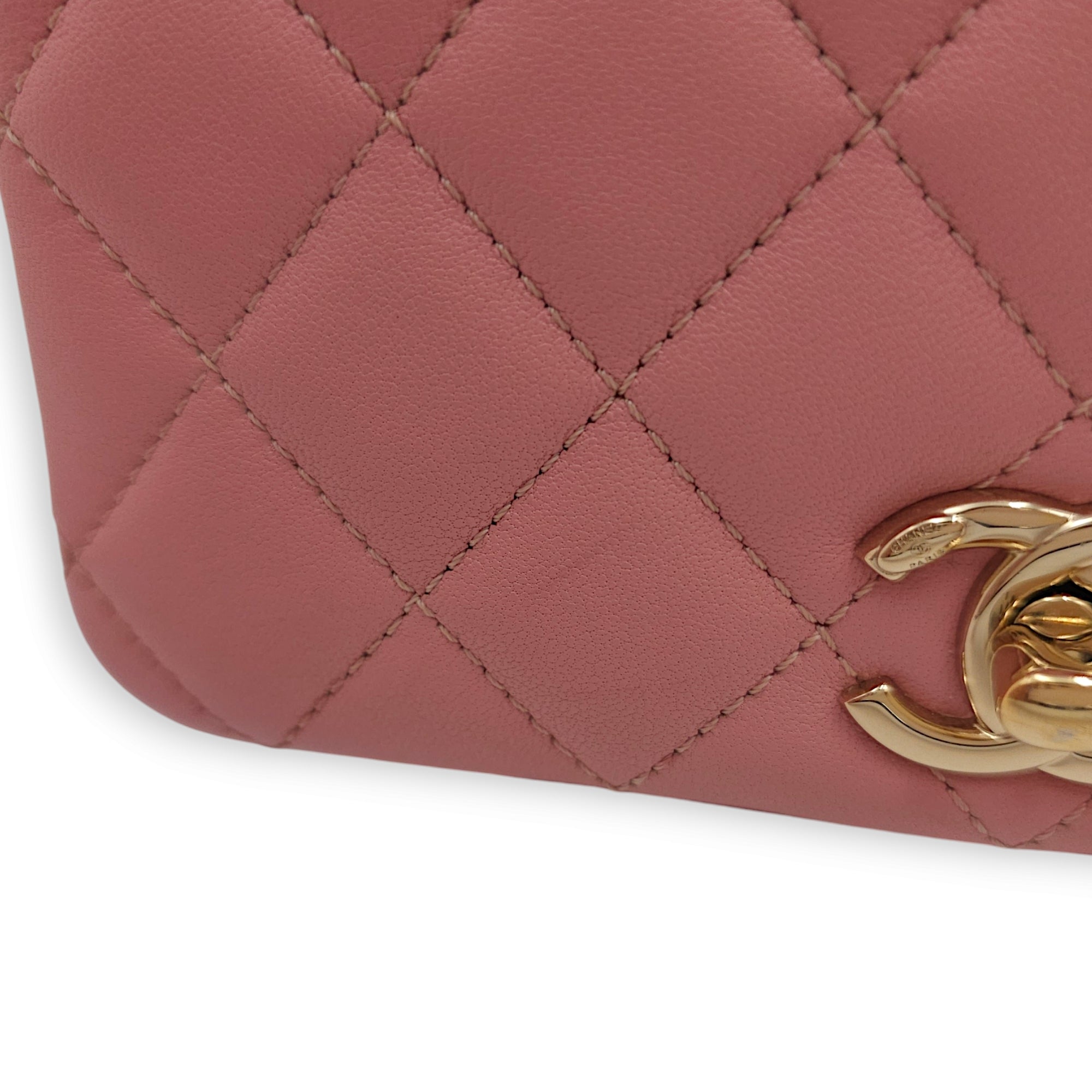 Seasonal Quilted Top Handle 16x13x4.5cm Pink Crossbody Bag in Lambskin, Gold hardware