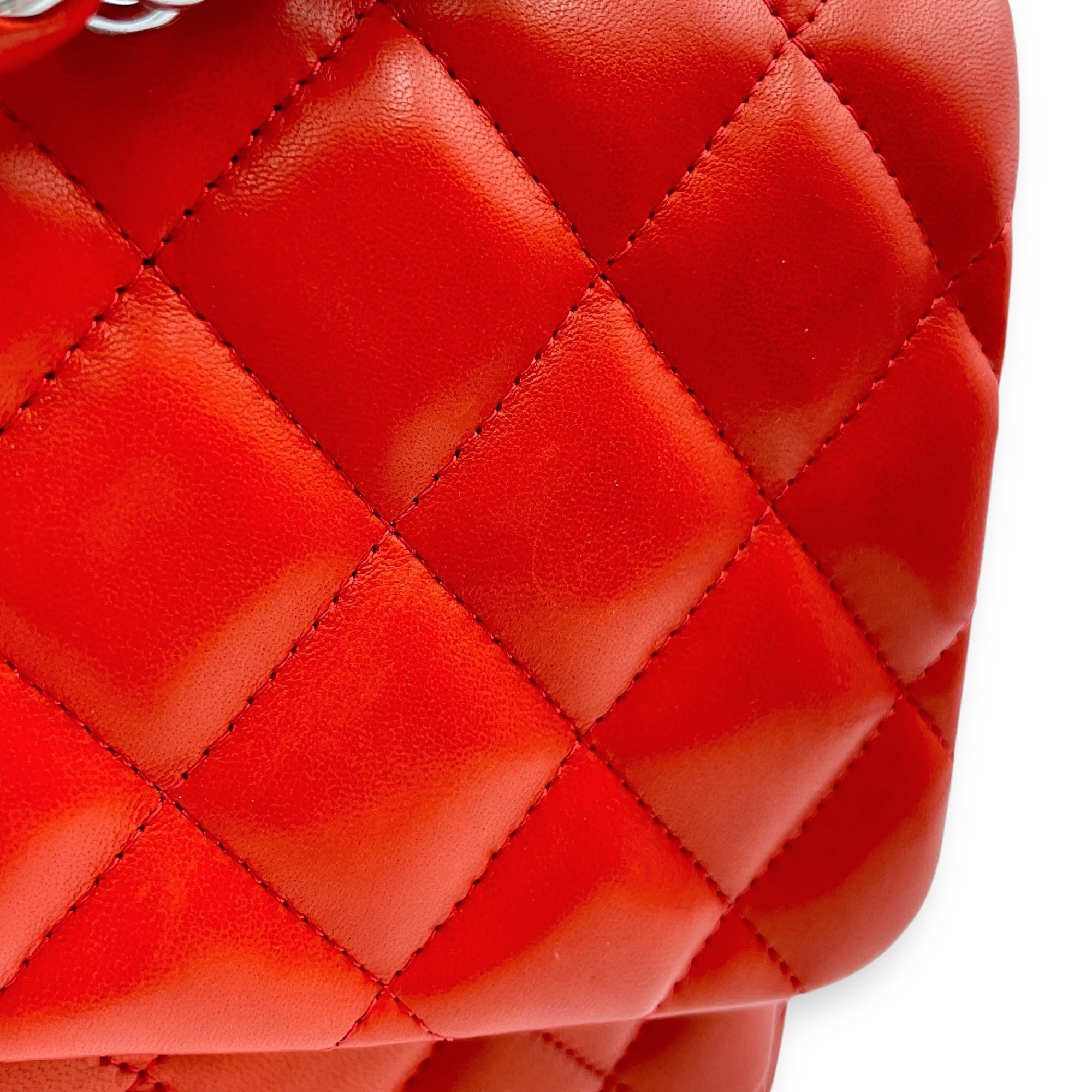 Classic (DF) Jumbo Red Shoulder Bag in Lambskin, Silver hardware