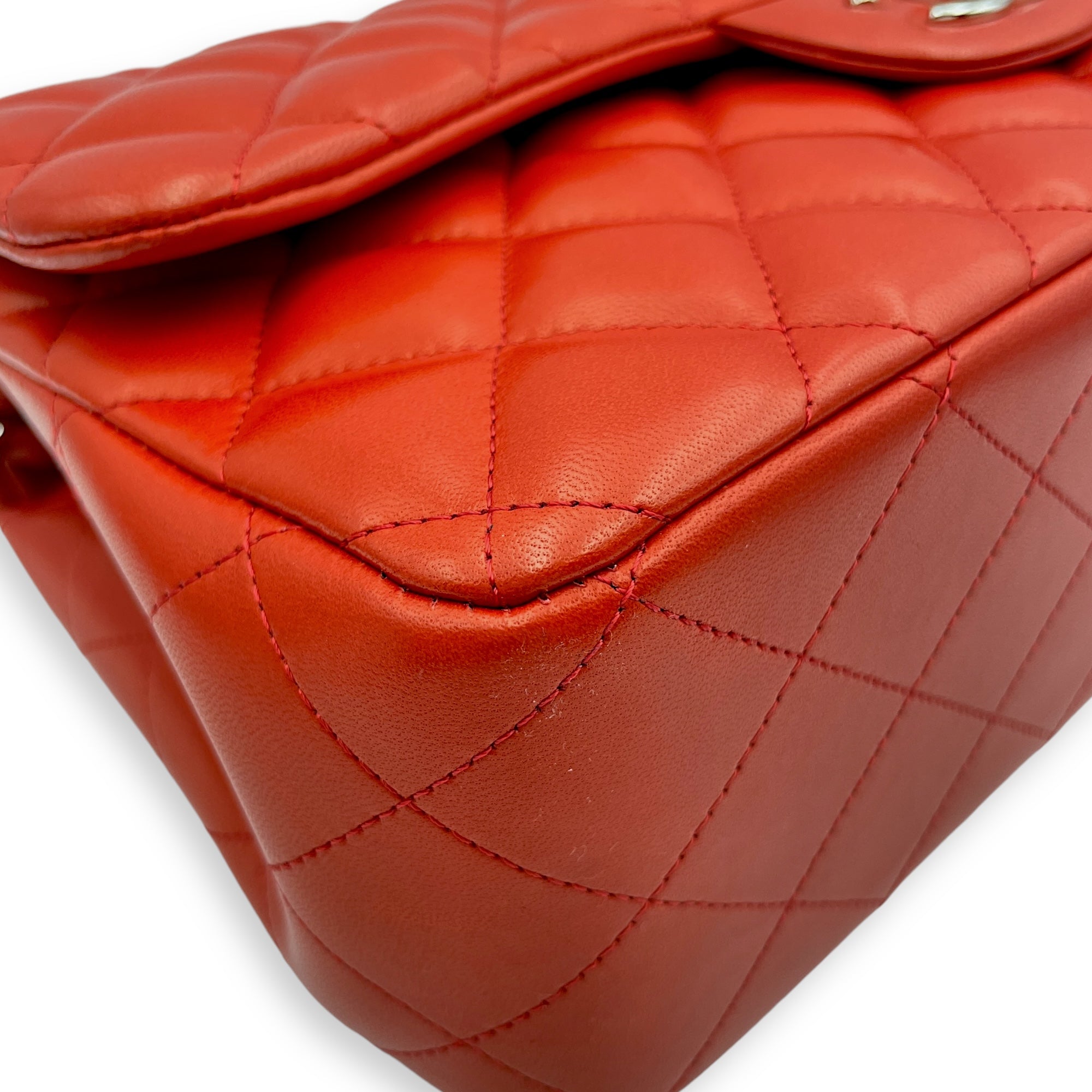 Classic (DF) Jumbo Red Shoulder Bag in Lambskin, Silver hardware