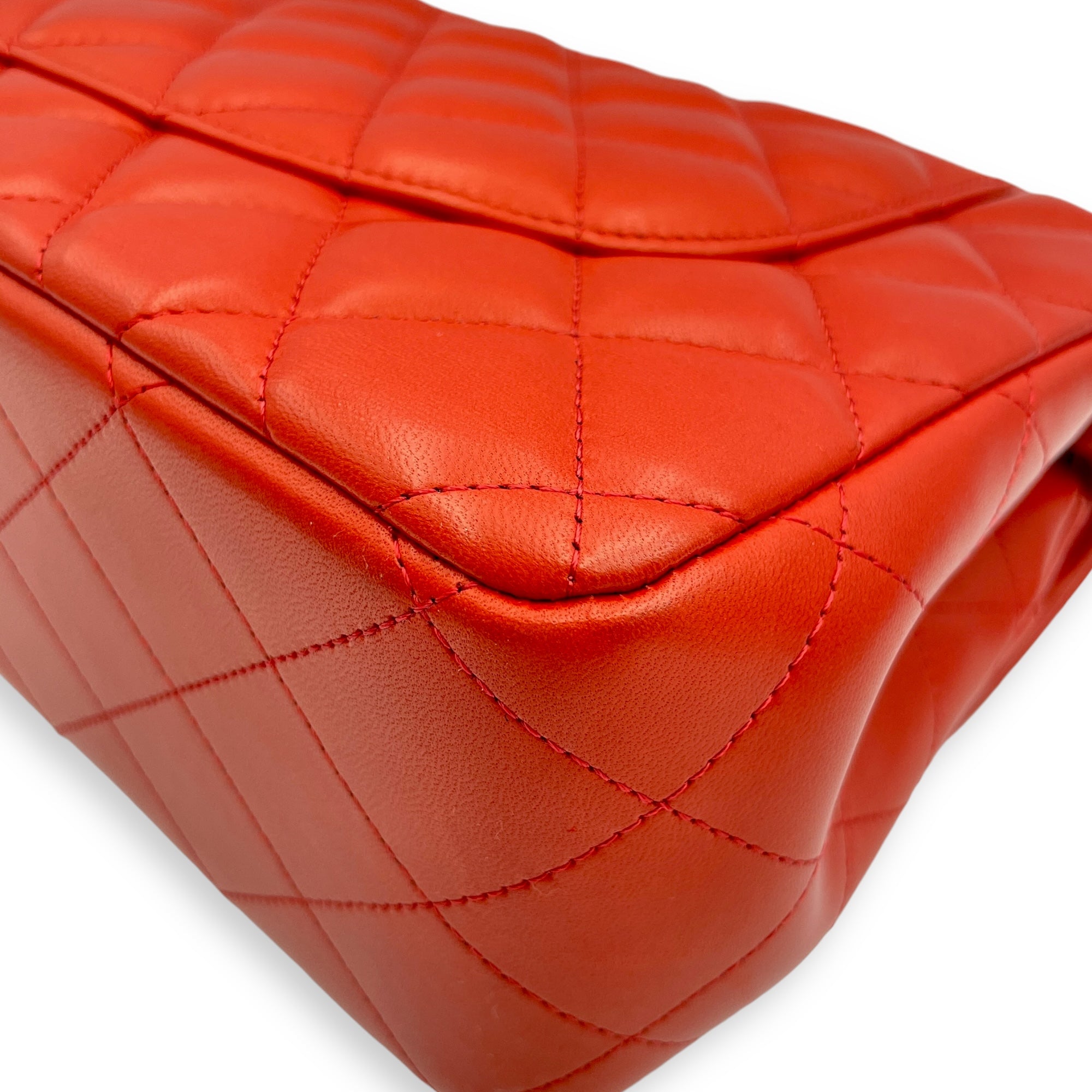 Classic (DF) Jumbo Red Shoulder Bag in Lambskin, Silver hardware