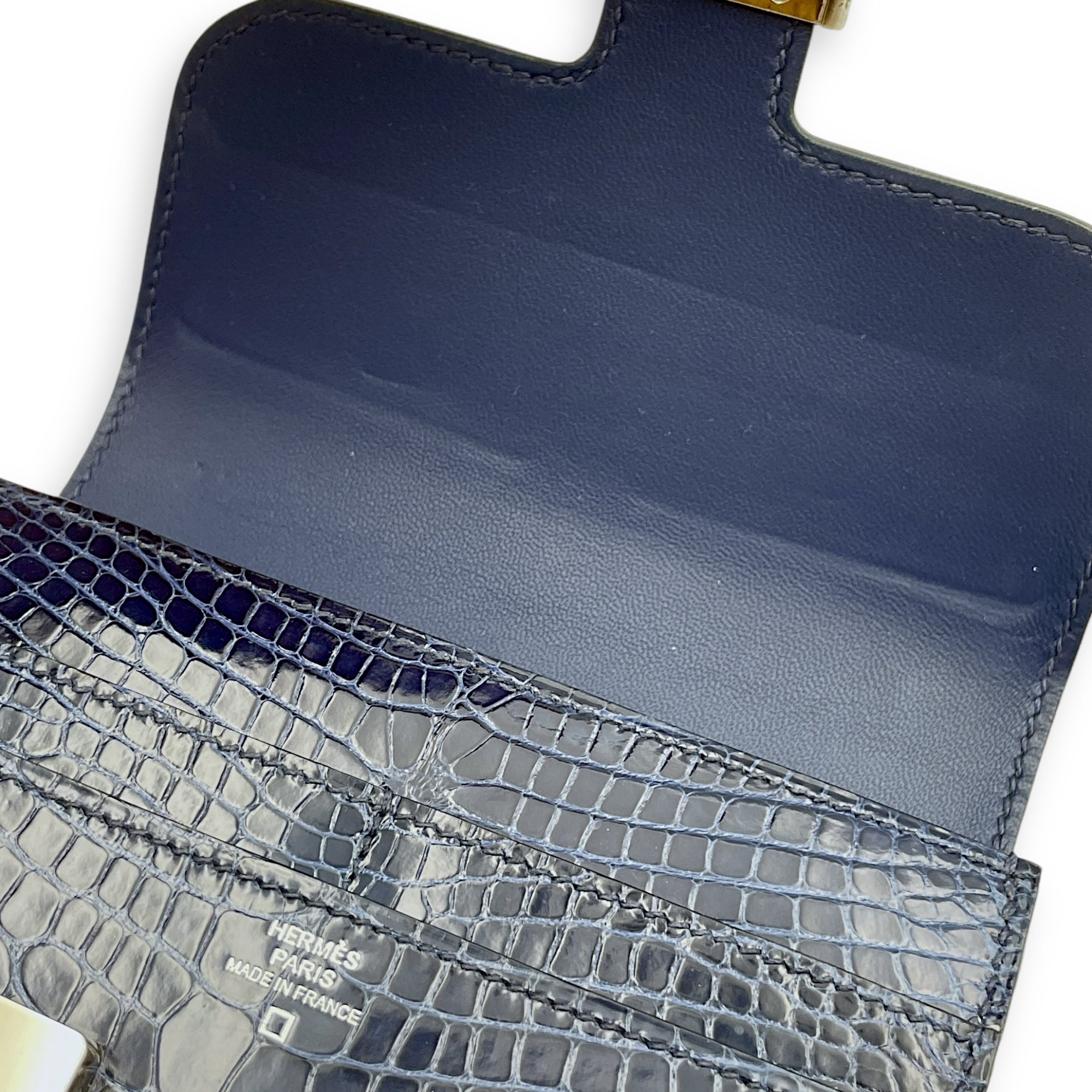 Constance Passant Compact Blue Sapphire Wallet in Shiny Alligator, Palladium hardware