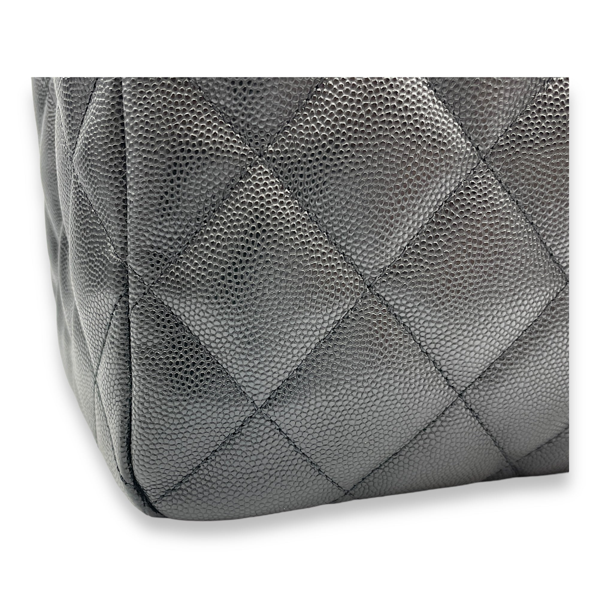 Quilted Seasonal Shopping Tote 33x24x14cm Black Shoulder Bag in Caviar Leather, Gold hardware