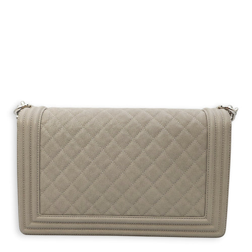 Quilted Boy (28cm) Medium Grey Shoulder Bag in Caviar Leather, Silver hardware