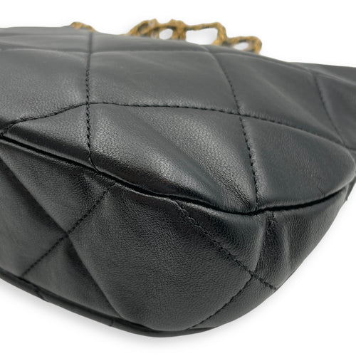 Seasonal Quilted Hobo with CHANEL Chain 22x15x6cm Black Shoulder Bag in Lambskin, Gold hardware