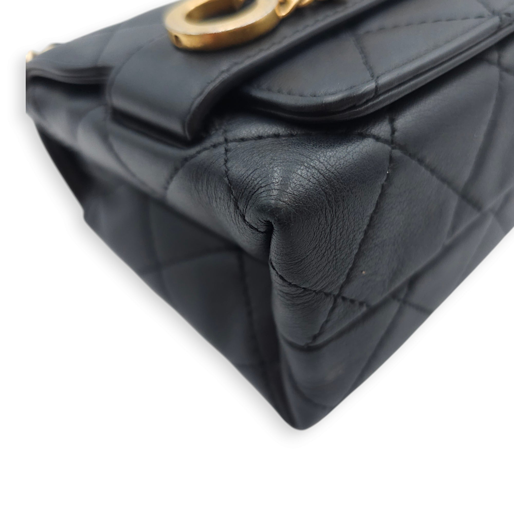 Seasonal Logo Enchained Flap 21.5x13.5x6cm Black Crossbody Bag in Calfskin, Gold hardware