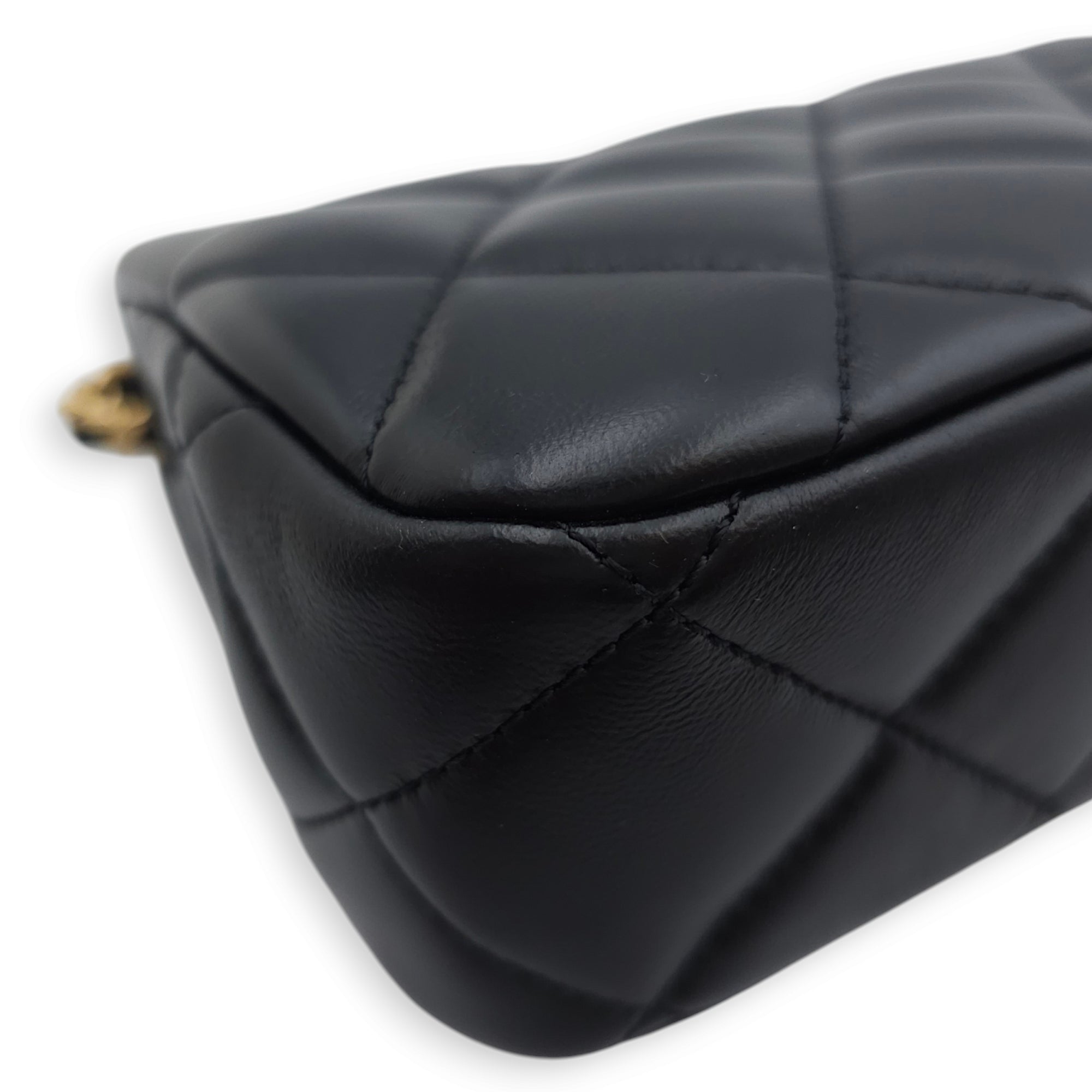 Seasonal Quilted Mini Flap 18x12x6cm Black Crossbody Bag in Lambskin, Gold hardware