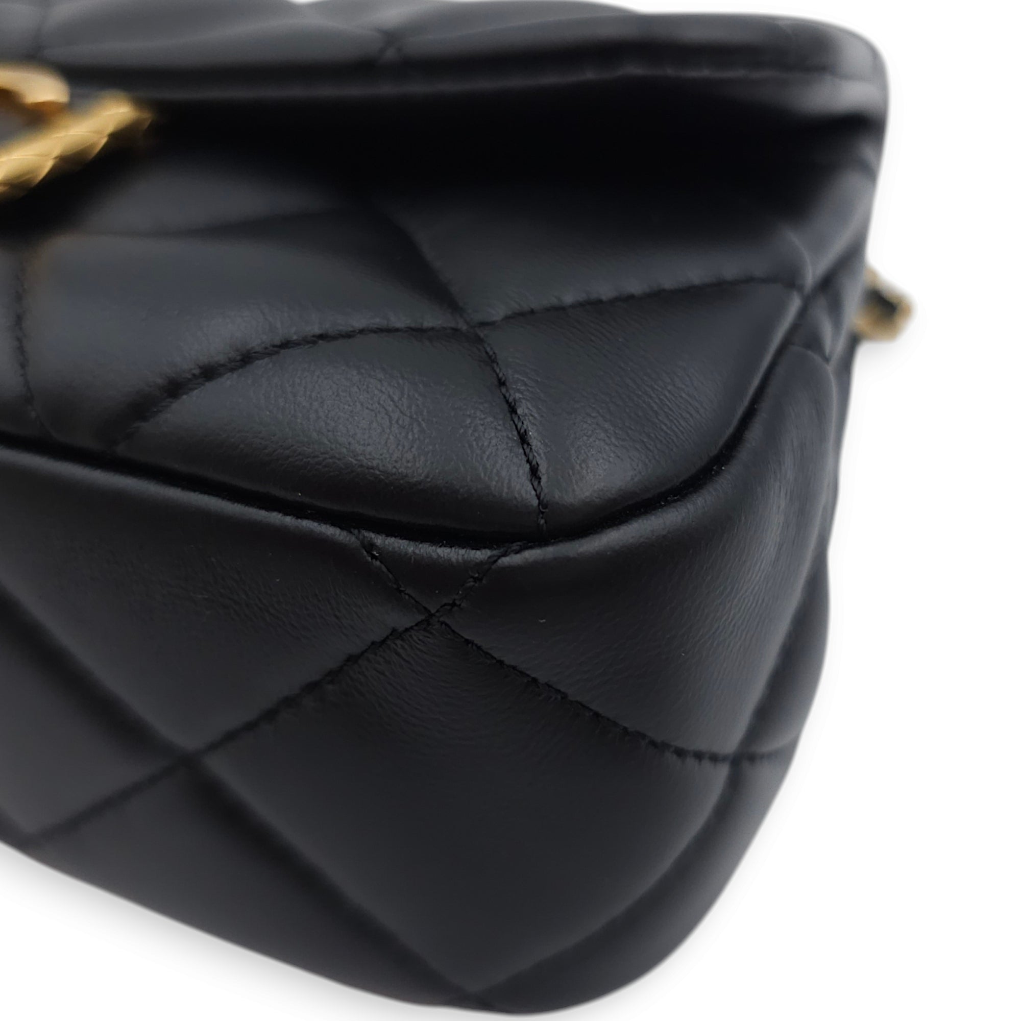 Seasonal Quilted Mini Flap 18x12x6cm Black Crossbody Bag in Lambskin, Gold hardware