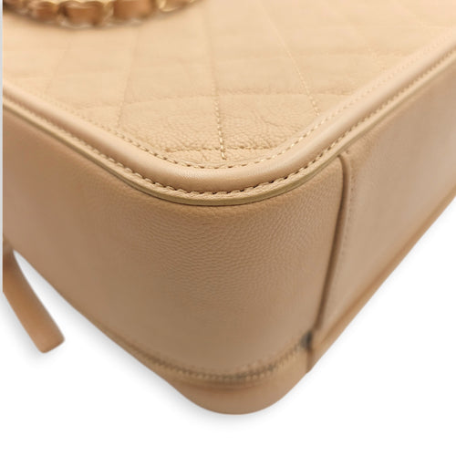 Filigree Vanity Medium Beige Shoulder Bag in Caviar Leather, Gold hardware