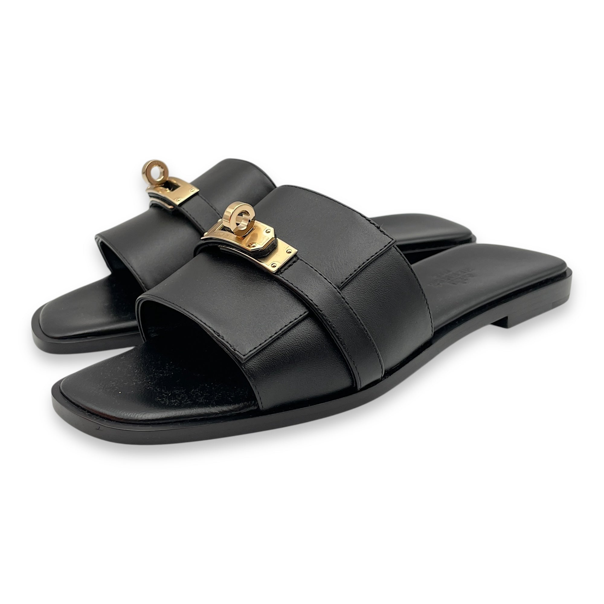 Guilia 37 Black in Calfskin, Permabrass hardware