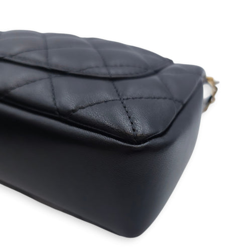 Seasonal Mini Flap with Pearl Chain 17x12x5cm Black Shoulder Bag in Lambskin, Gold hardware