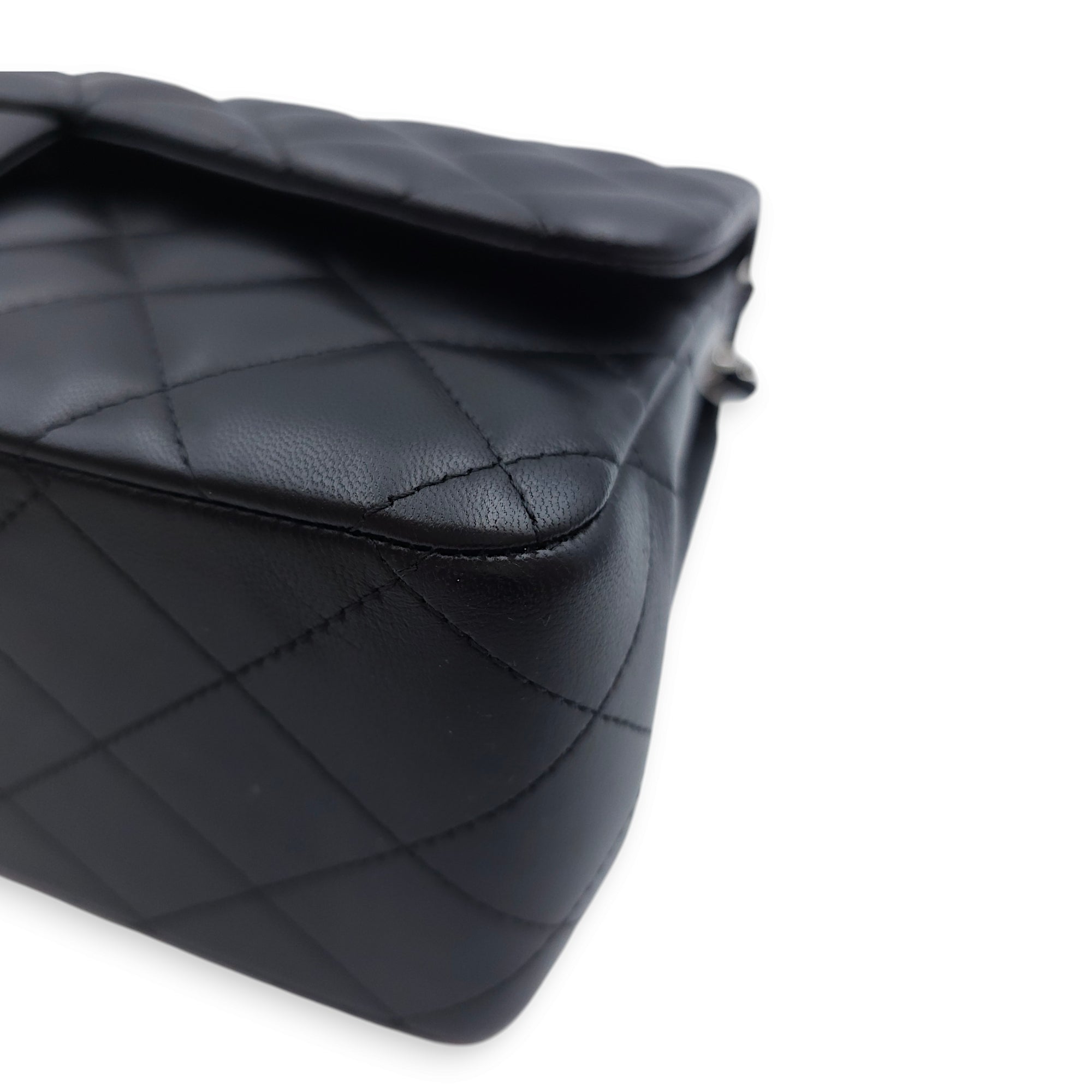 Classic (DF) Jumbo Black Shoulder Bag in Lambskin, Silver hardware