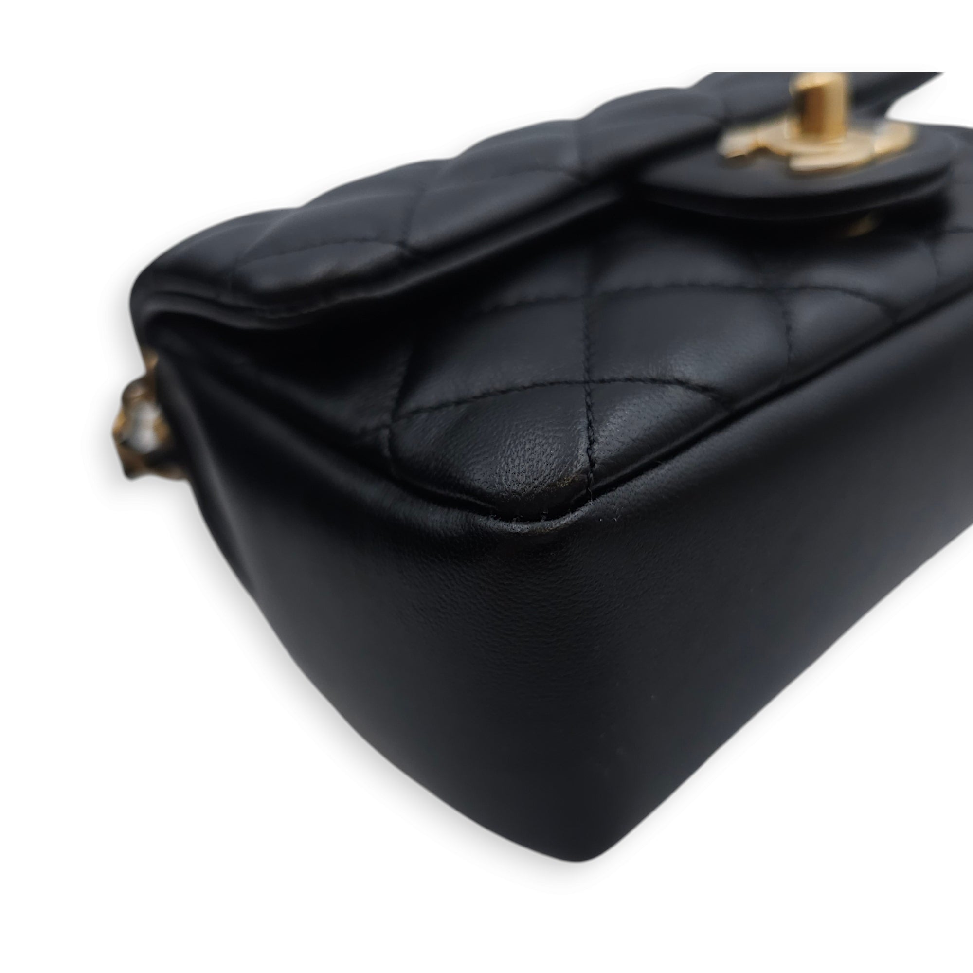 Seasonal Mini Flap with Pearl Chain 17x12x5cm Black Shoulder Bag in Lambskin, Gold hardware