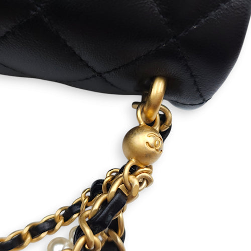 Seasonal Mini Flap with Pearl Chain 17x12x5cm Black Shoulder Bag in Lambskin, Gold hardware