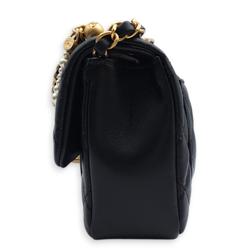 Seasonal Mini Flap with Pearl Chain 17x12x5cm Black Shoulder Bag in Lambskin, Gold hardware