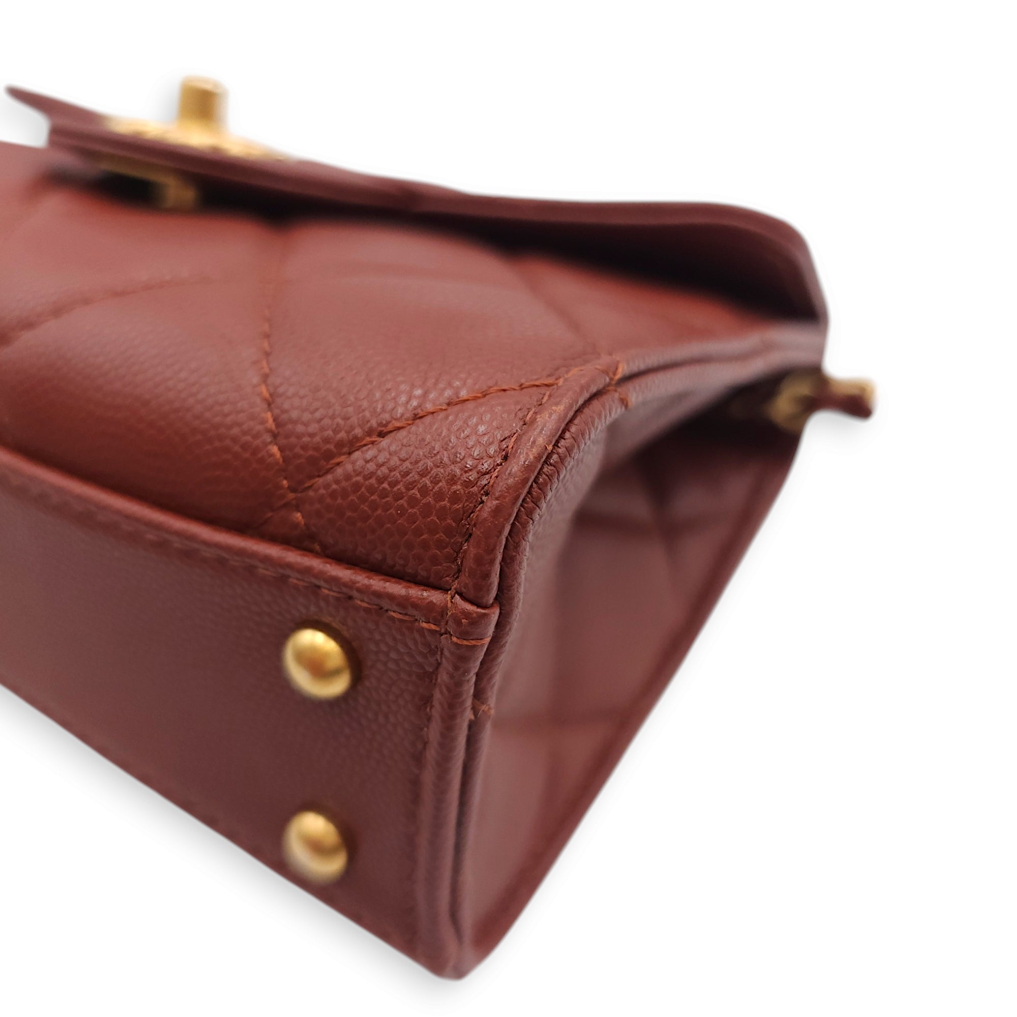 Seasonal Mini Flap with Top Handle 18x13x7cm Brown Crossbody Bag in Caviar Leather, Gold hardware