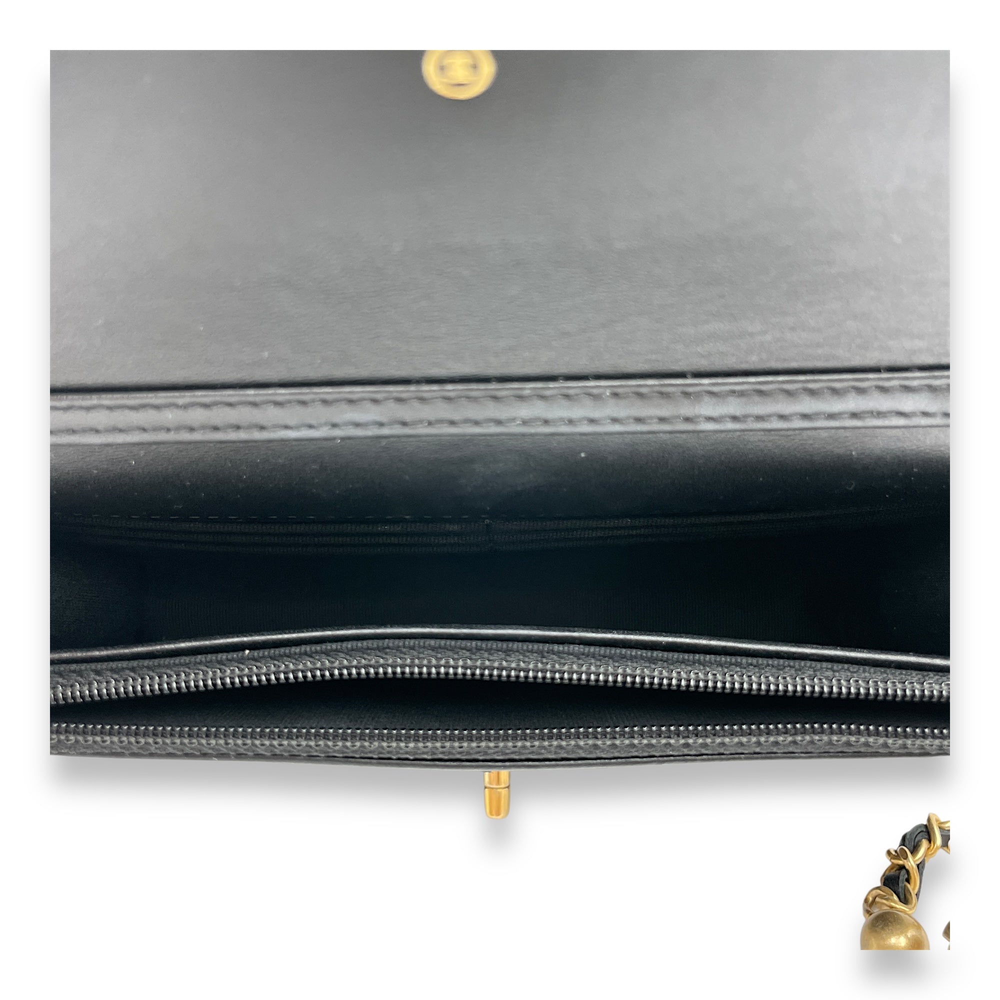 Pearl Crush Black/White Wallet On Chain in Tweed, Gold hardware