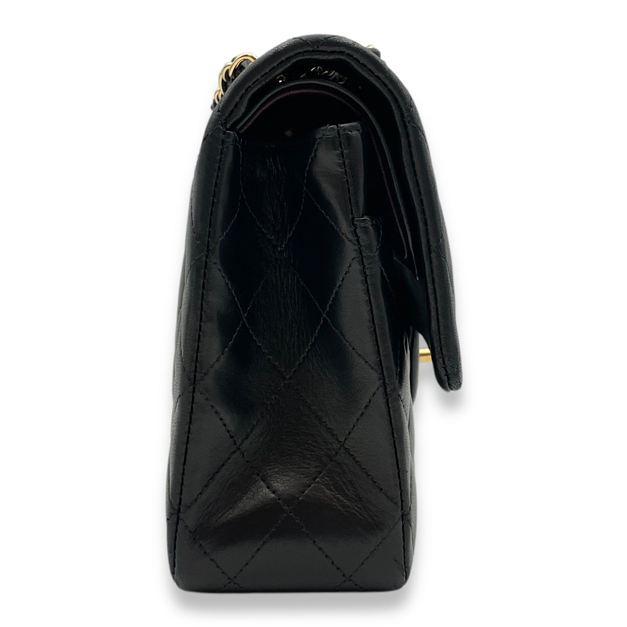 Classic Double Flap Medium Black Shoulder Bag in Lambskin, Gold hardware