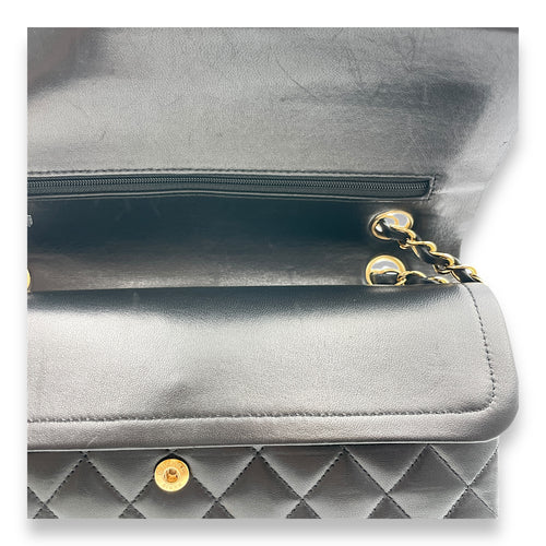 Classic Double Flap Medium Black Shoulder Bag in Lambskin, Gold hardware