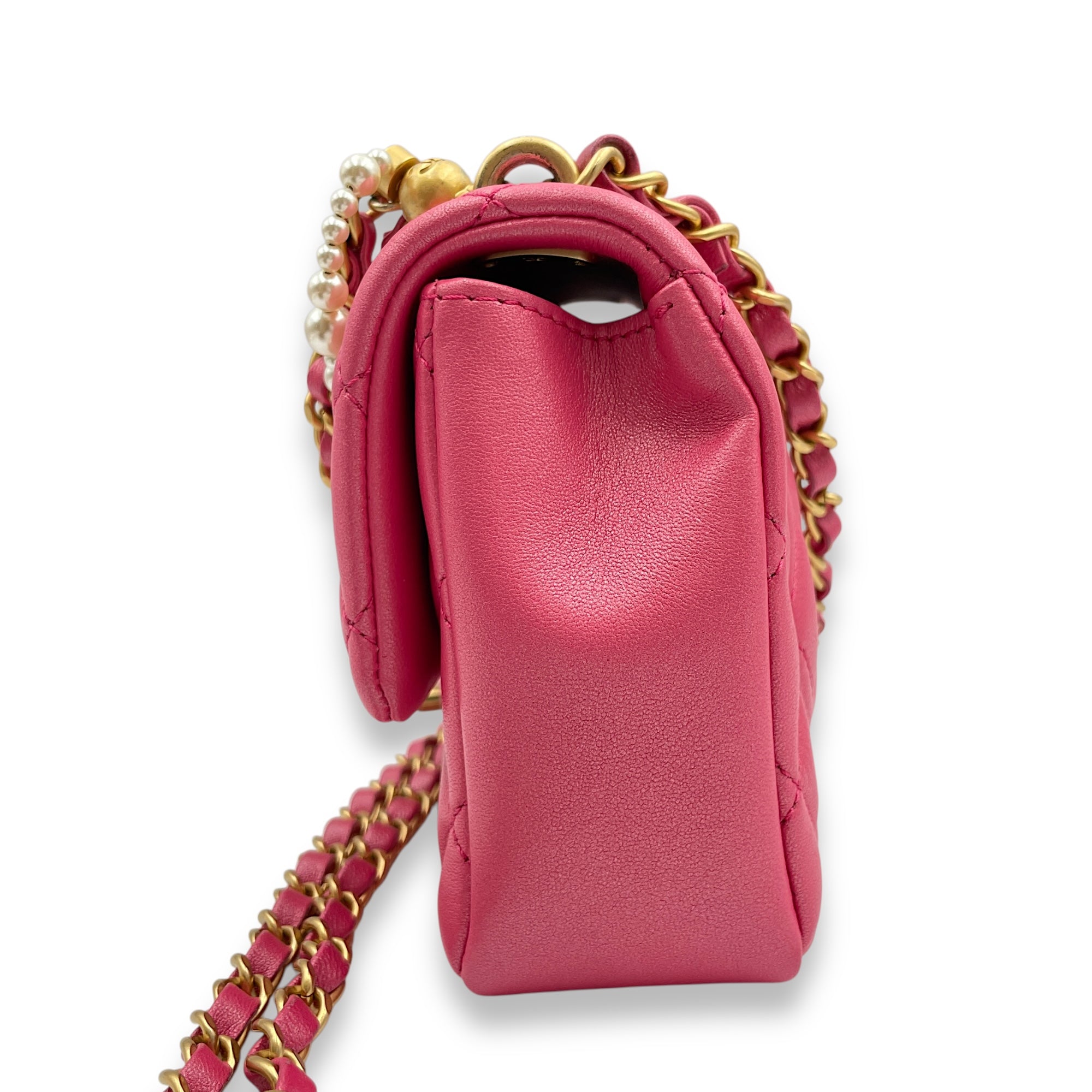 Seasonal Flap with Pearl Chain Handle 17x12x5 cm Pink Crossbody Bag in Lambskin, Gold hardware