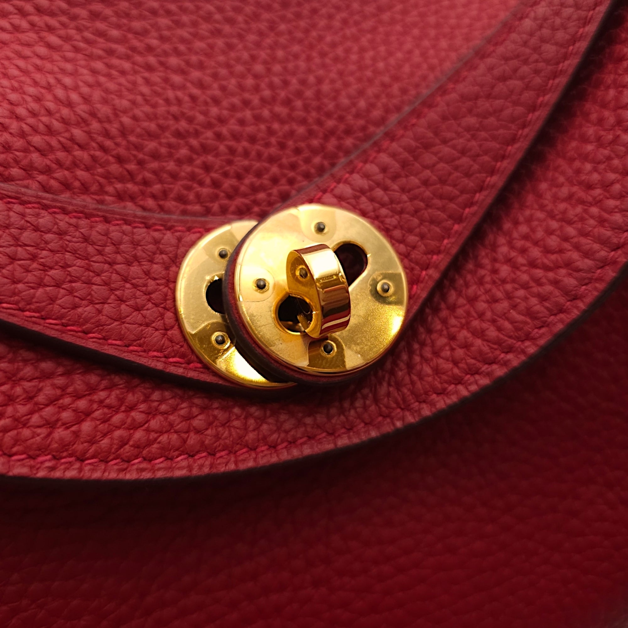 Lindy 26 Rouge Casaque in Clemence, Gold hardware