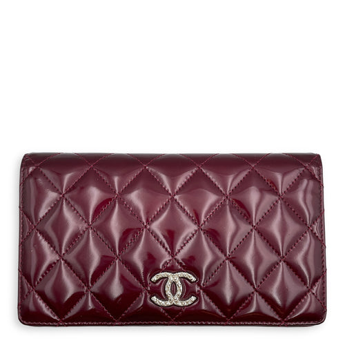 Quilted CC Bi-fold Red Wallet in Patent Leather, Silver hardware