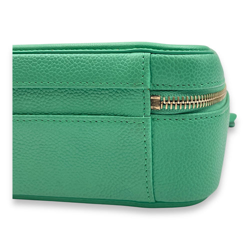 Filigree Medium Green Shoulder Bag in Caviar Leather, Gold hardware